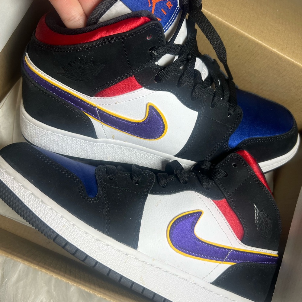 Jordan 1 mids Multicolor High-Top Sneakers with Purple and Yellow Accents